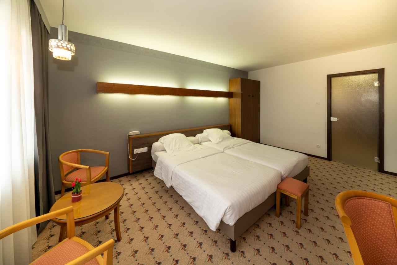 Hotel Munsch Restaurant & Wellness, Colmar Nord - Haut-Koenigsbourg Saint-Hippolyte  Extérieur photo